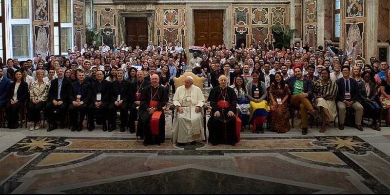 Vatikán - „Mária felkelt, és sietve elindult” - a 2022. évi IVT témája