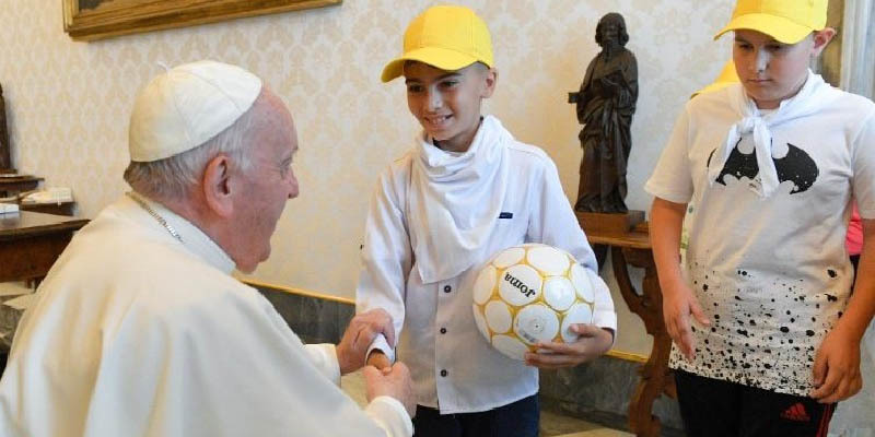Ferenc pápa: felnőttek a gyerekektől tanulják a gondoskodást közös otthonunkról