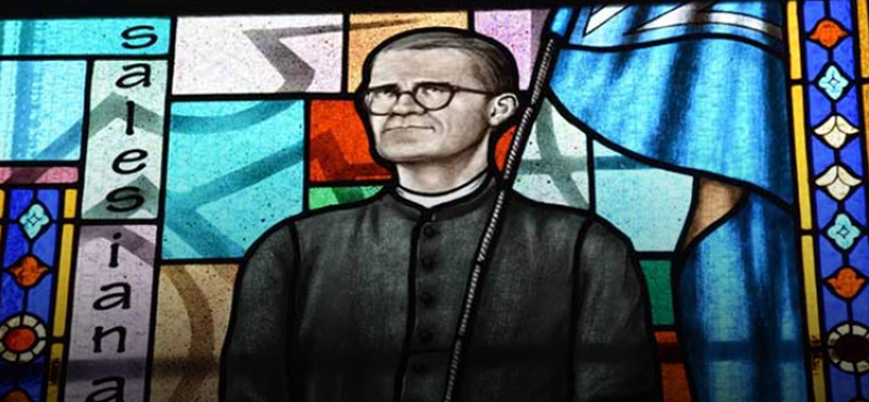Dorog – Megáldották a Vándor József tiszteletére készült üvegablakot