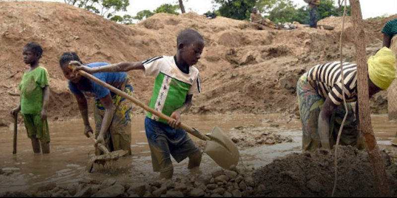 Afrika - Egészségügyi központ utcagyerekeknek a gyémánt városában