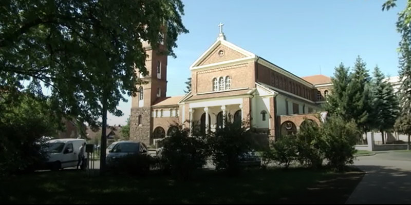 Szombathely – Megújul a Szalézi tér és a templomlépcső