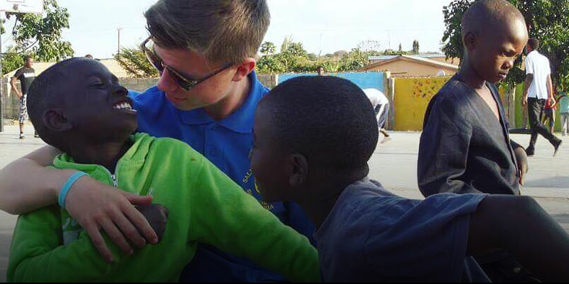 Zambia - "Oszd meg a fényt": fiatalok segítenek fiataloknak