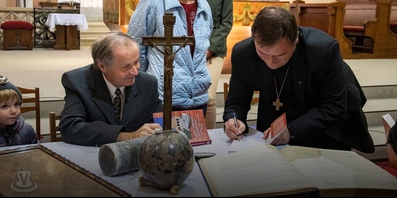 Szombathely - Könyv jelent meg a Szent Kvirin Szalézi templom történetéről