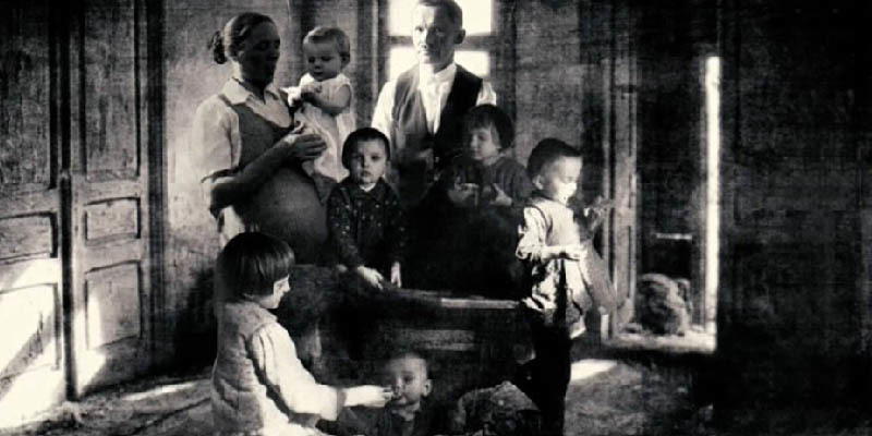 Boldoggá avatták a zsidómentő hétgyermekes vértanú Ulma családot