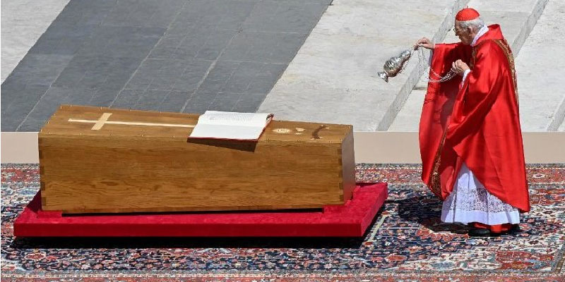 „A nép körében élő pápa volt, akinek szíve nyitva állt mindenki előtt” 