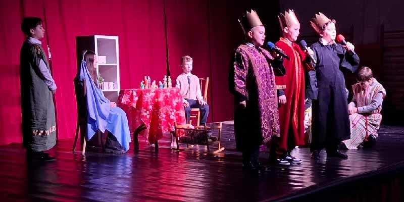 Nyergesújfalu - Az utolsó tanítási nap karácsony előtt a Zafféryban