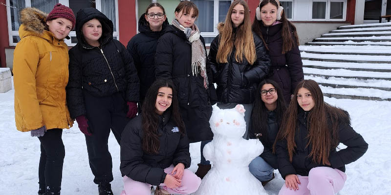 Kazincbarcika – Hóember szépségverseny a Szalézi Szent Ferenc Gimnázium udvarán