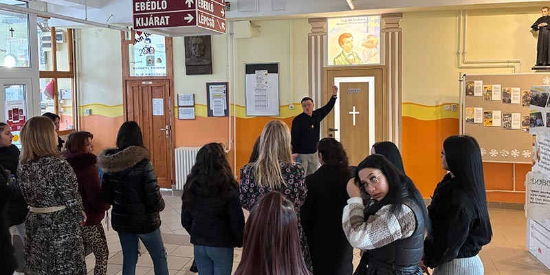 Kazincbarcika - Bemutatjuk a Don Bosco Iskola kápolnáját