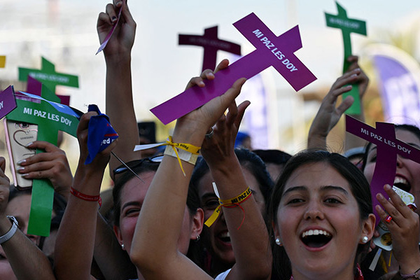 Ferenc pápa a fiatalokhoz: Szükségünk van arra, hogy kérdőre vonjatok minket
