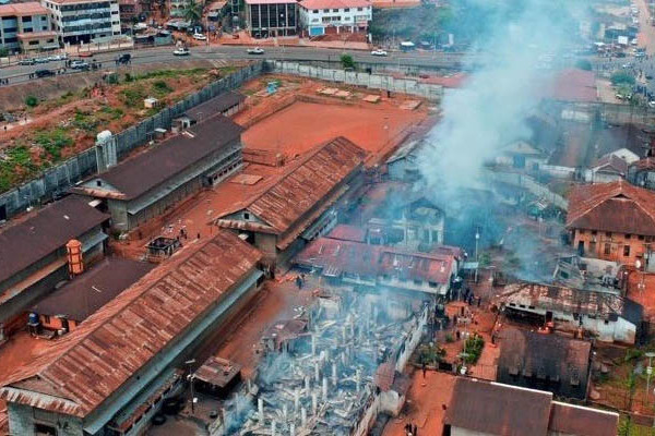 Sierra Leone - Szalézi munka a börtönben koronavírus veszélyben, lázadás után