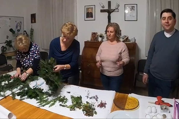 Nyergesújfalu - Adventre hangolódás- adventi koszorú készítése