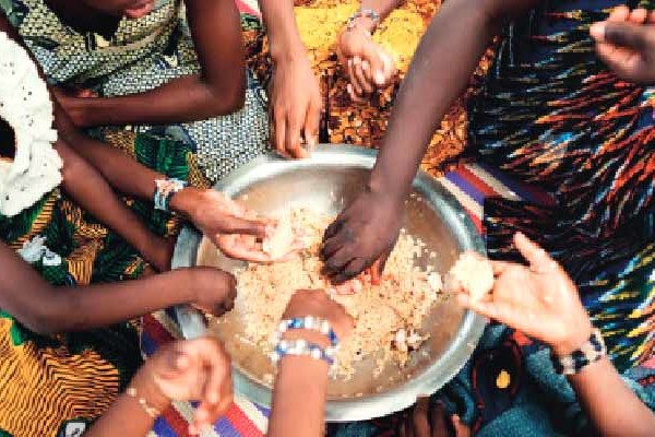 Don Bosco a világban - Kenyér vagy ágyú?