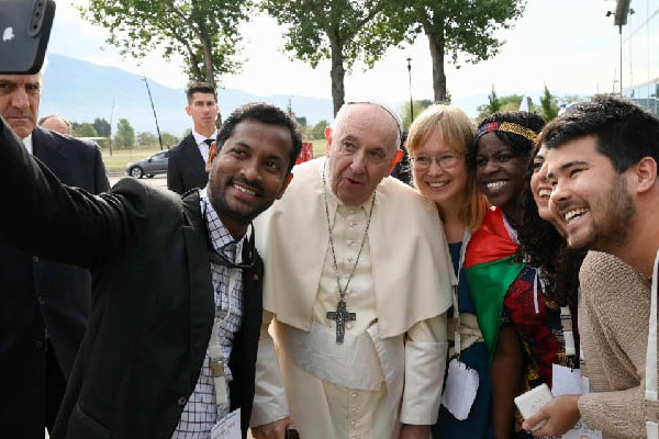 Ferenc pápa a fiataloknak Assisiben