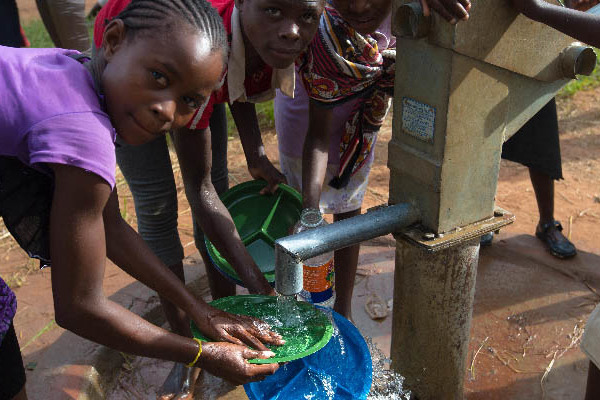 A víz világnapja - Szalézi projektek, melyek friss vizet biztosítanak