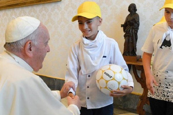 Ferenc pápa: felnőttek a gyerekektől tanulják a gondoskodást közös otthonunkról