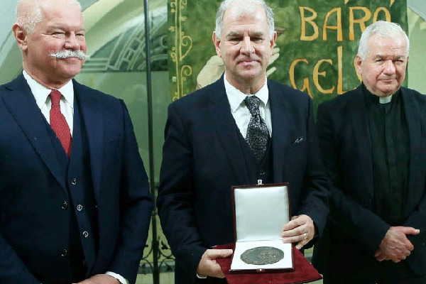 Gelsey Vilmos-díjban részesült Koblencz Attila