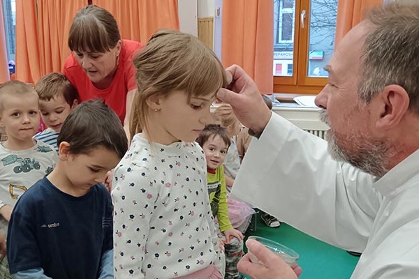 Egy félrehallott „havazószerda” nyomában – nagyböjti áhítat a Péter-Pál Óvodában