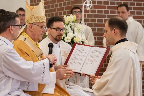 Kazincbarcika – Diakónusszentelés 