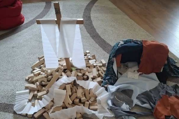 Óbuda – Via Lucis az alsósokkal a Péter-Pálban